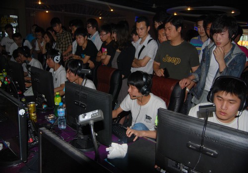 梦幻联赛 S25 预选赛：Bach、Minotaur、No Such Person、Phantom Assassin、Doomsday、XG 赢得首场比赛