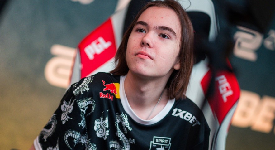 亚索时隔1685天再度在LPL的上单出场